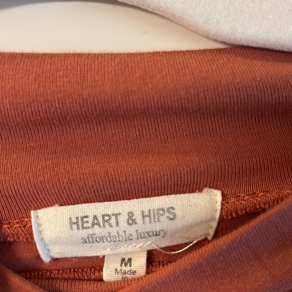 Top - Picture 2 of 4